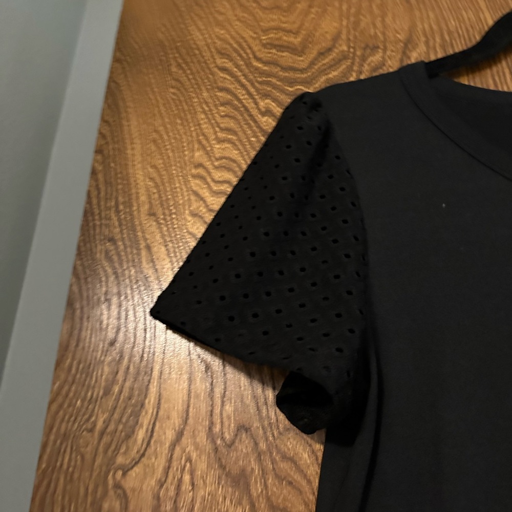 Betsey’s Boutique Black Tee w/Dot Sleeve - Picture 3 of 7